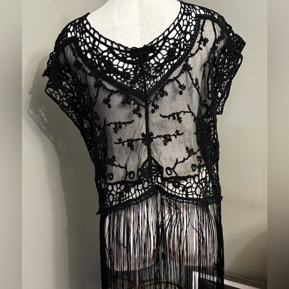 Iris Black Lace Floral Top - Picture 3 of 3